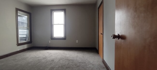 Foto del edificio - 549 N Front St