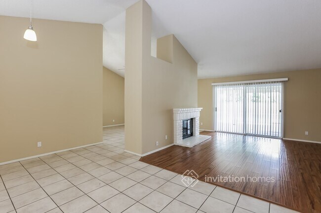 Building Photo - 2825 Sandstone Ct