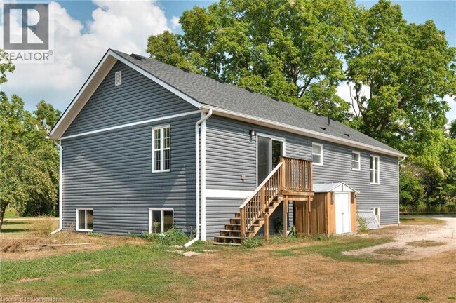 Building Photo - 746154 Township Rd 4
