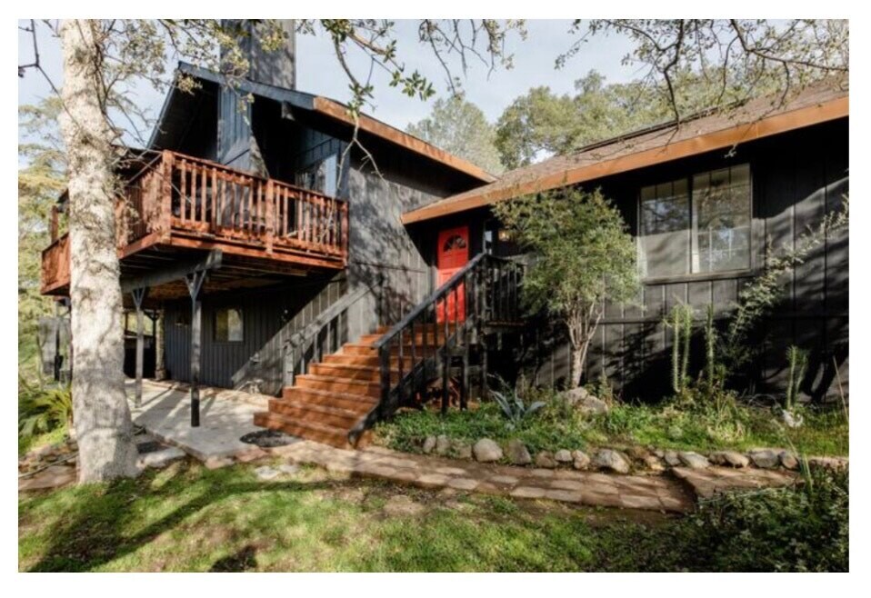 Primary Photo - 43463 Crystal Cave Cir