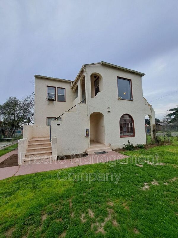 Foto del edificio - 373 N Roosevelt Ave