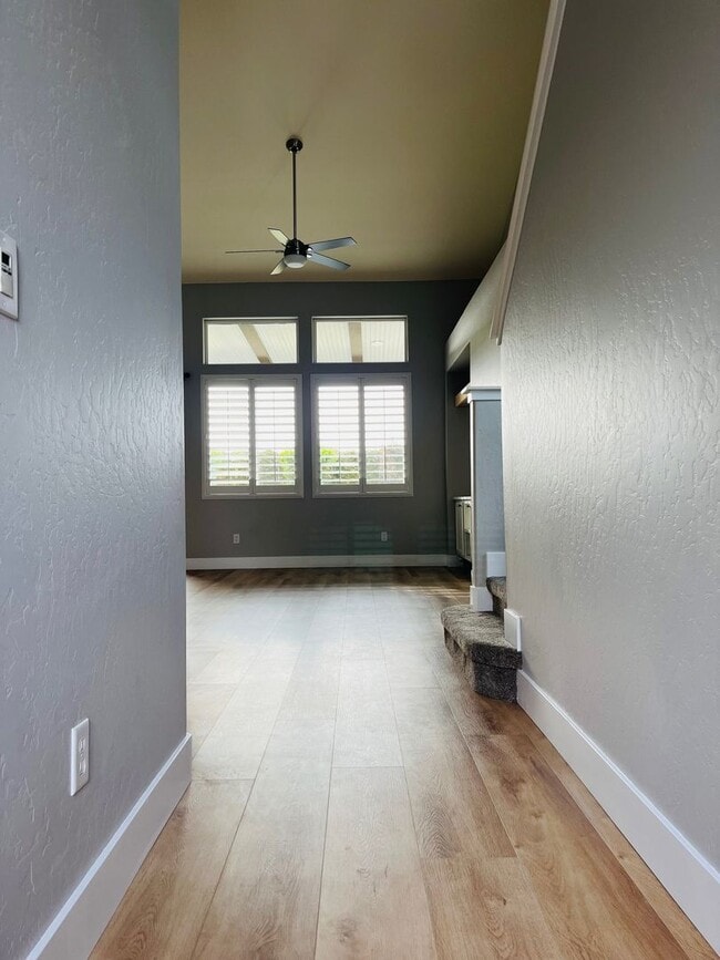 Foto del edificio - Beautiful, freshly renovated home in Avalo...