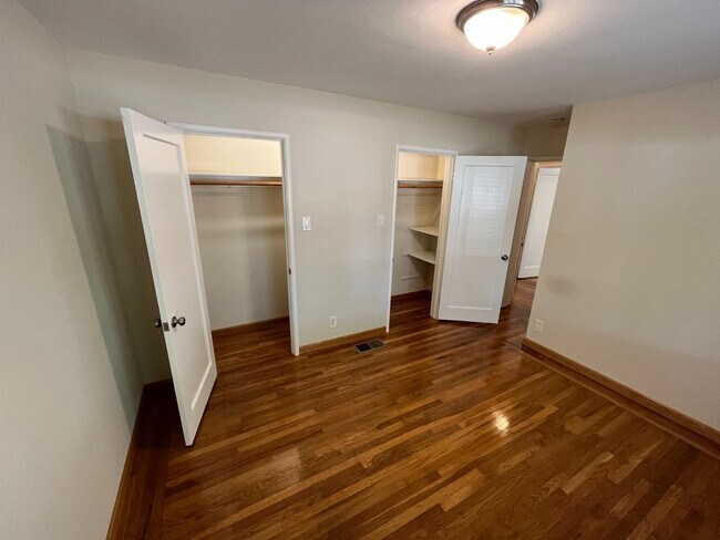Foto del edificio - 860 Live Oak Ave