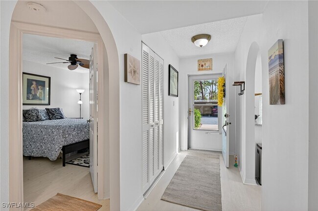 Building Photo - 705 Augusta Blvd