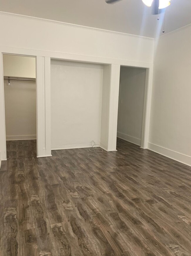 Building Photo - Charming Studio located minutes from DTLA,...