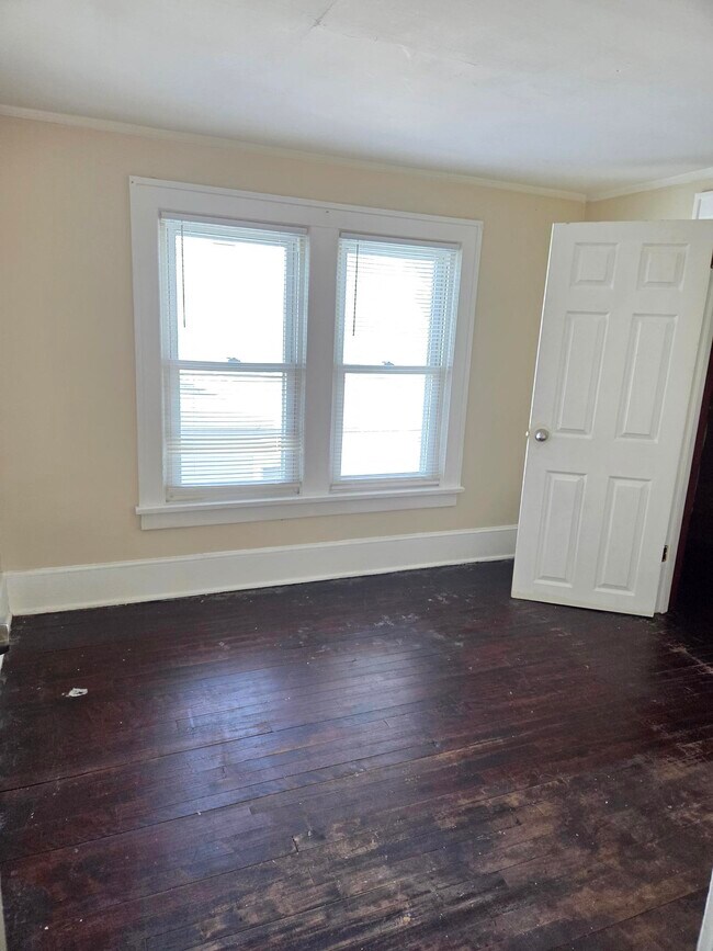 Foto del edificio - 3527 N Oliver Ave