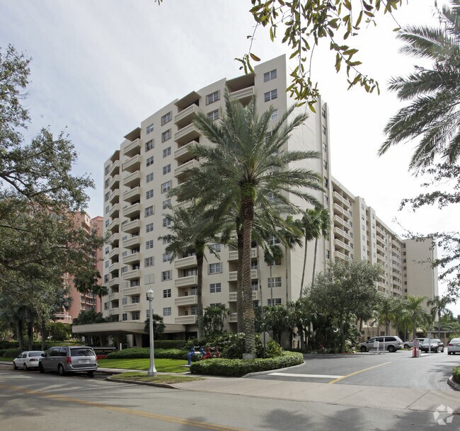 Building Photo - Gables Waterway Towers
