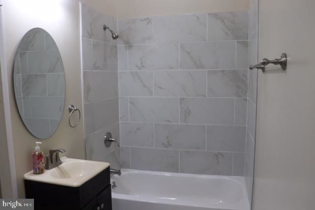 Foto del edificio - 1646 E Pratt St