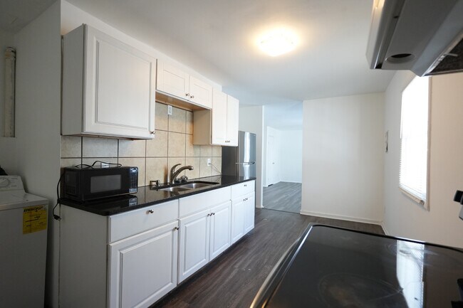 Building Photo - 3613 Jonquil St