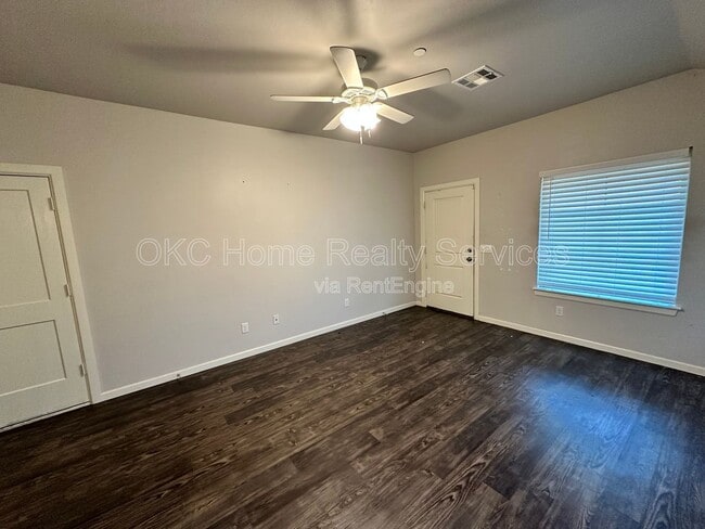 Photo - 415 Summit Ridge Dr House