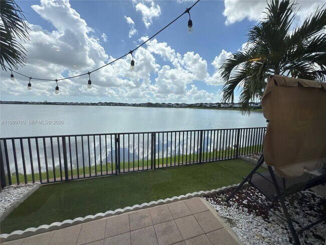 Foto del edificio - 15955 NW 91st Ct