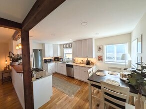 Building Photo - 850 S Osage St