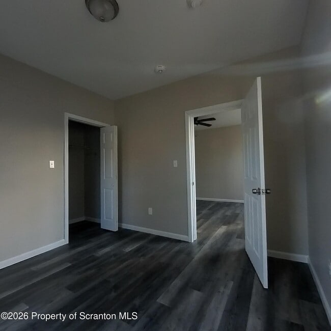 Building Photo - 1513-1515-1515 Vine St