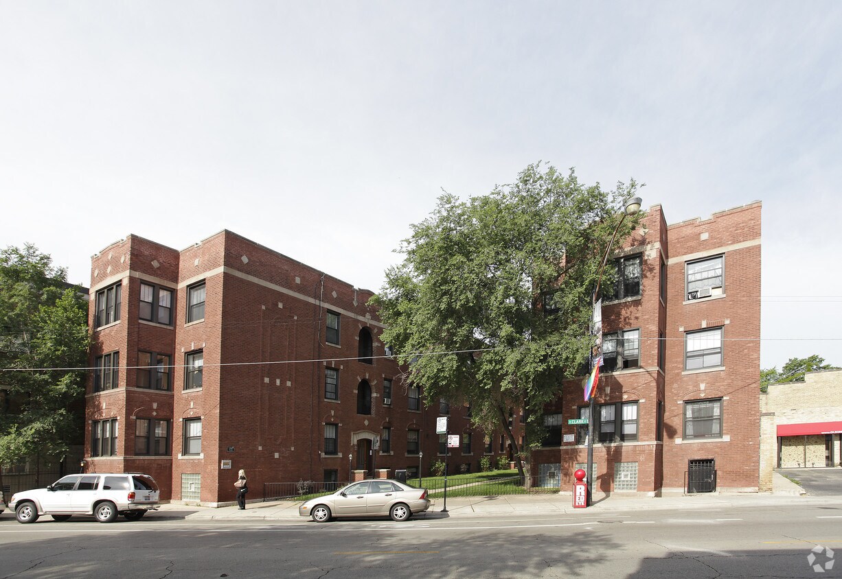 Primary Photo - 2876-2900 N Clark St