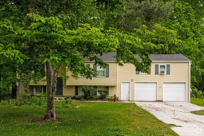 Building Photo - 3332 Chesterfield Ct