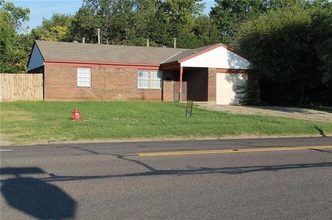 Primary Photo - 717 S Midwest Blvd