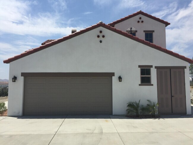 Building Photo - 17453 White St