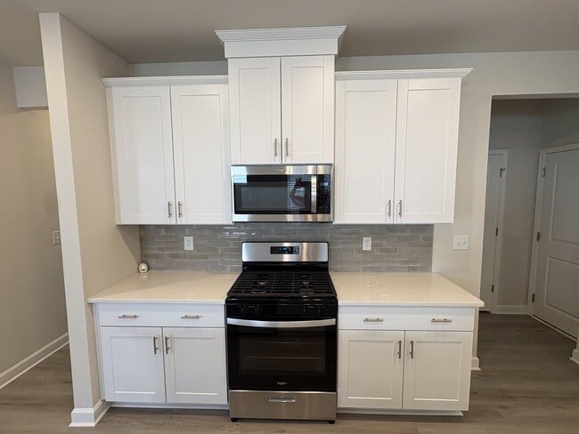 Building Photo - 2700 Grand Mdw Dr
