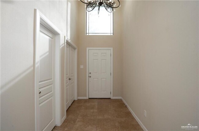Building Photo - 4008 Revilla St