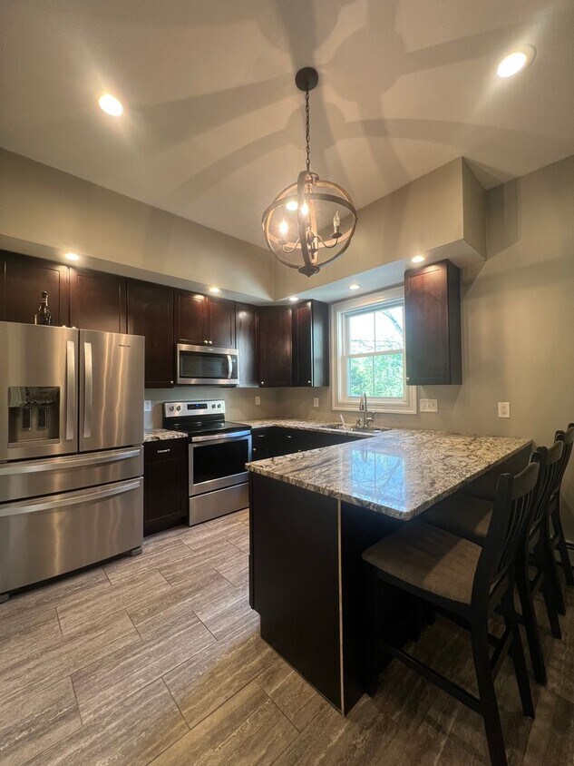 Foto principal - 563 Putnam Pike