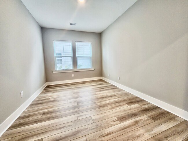 Foto del edificio - Like new in Midtown - 3 bedrooms plus additional flex spaces - Nexton
