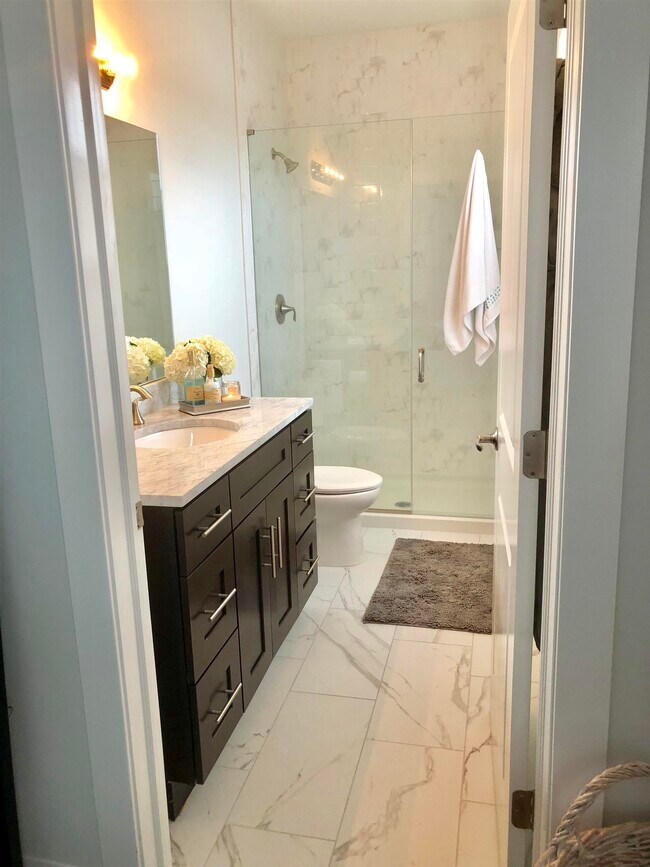 Foto del edificio - 1901 Summit Ave