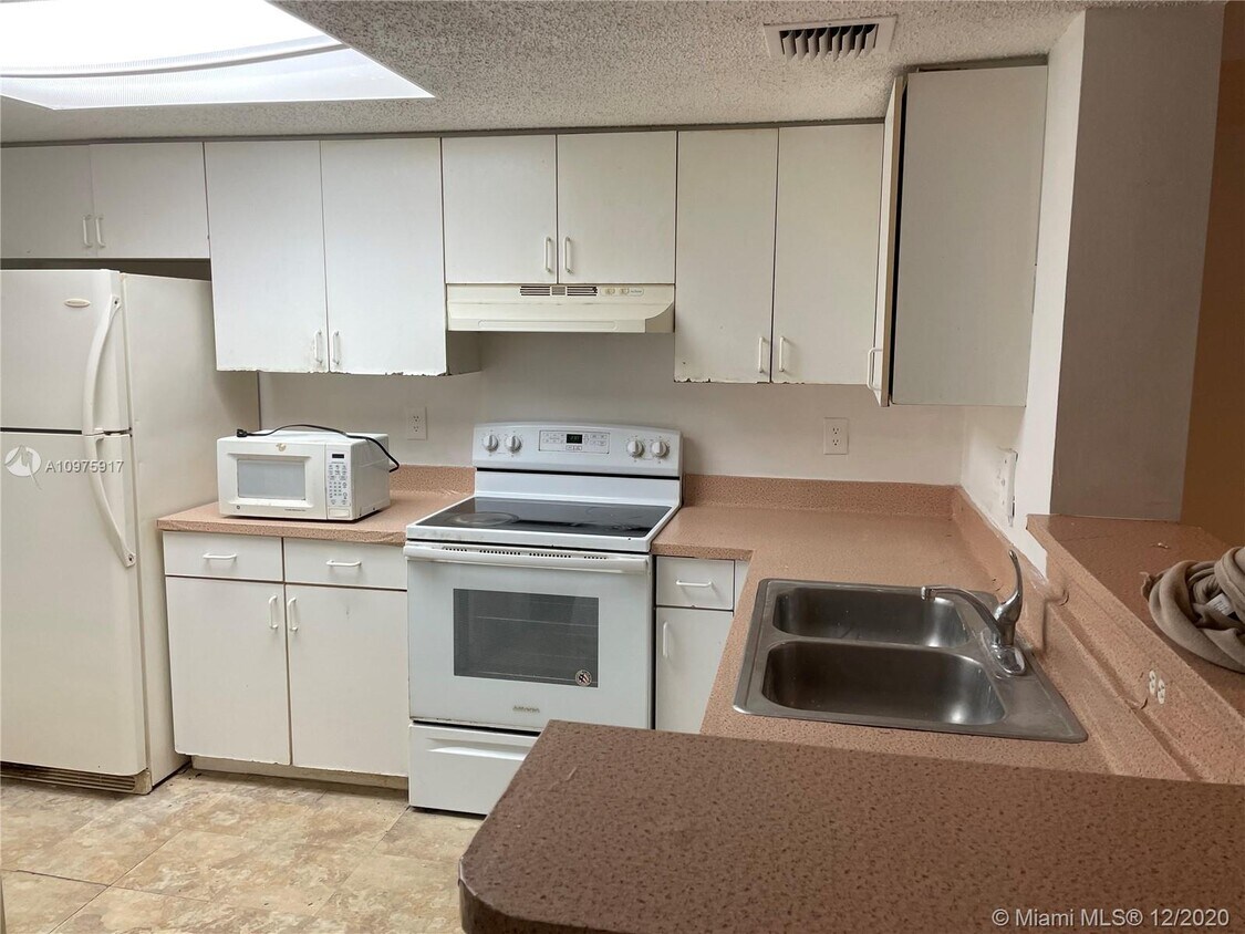 8965 Okeechobee Blvd Unit 107, Royal Palm Beach, FL 33411 Apartment