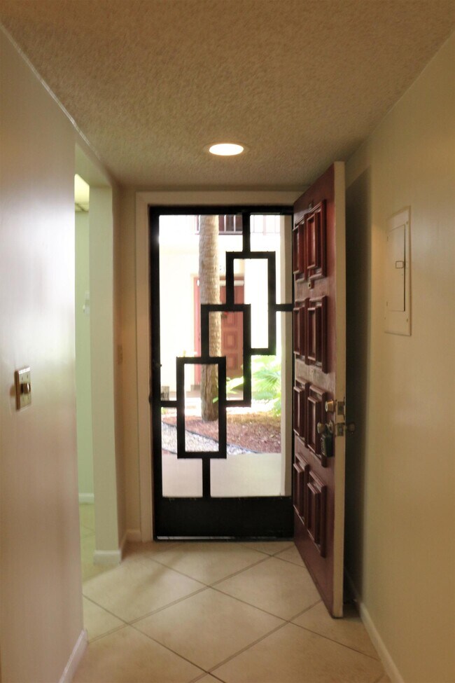Building Photo - 5220 Las Verdes Cir