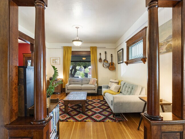 Foto del edificio - 8018 N Oswego Ave