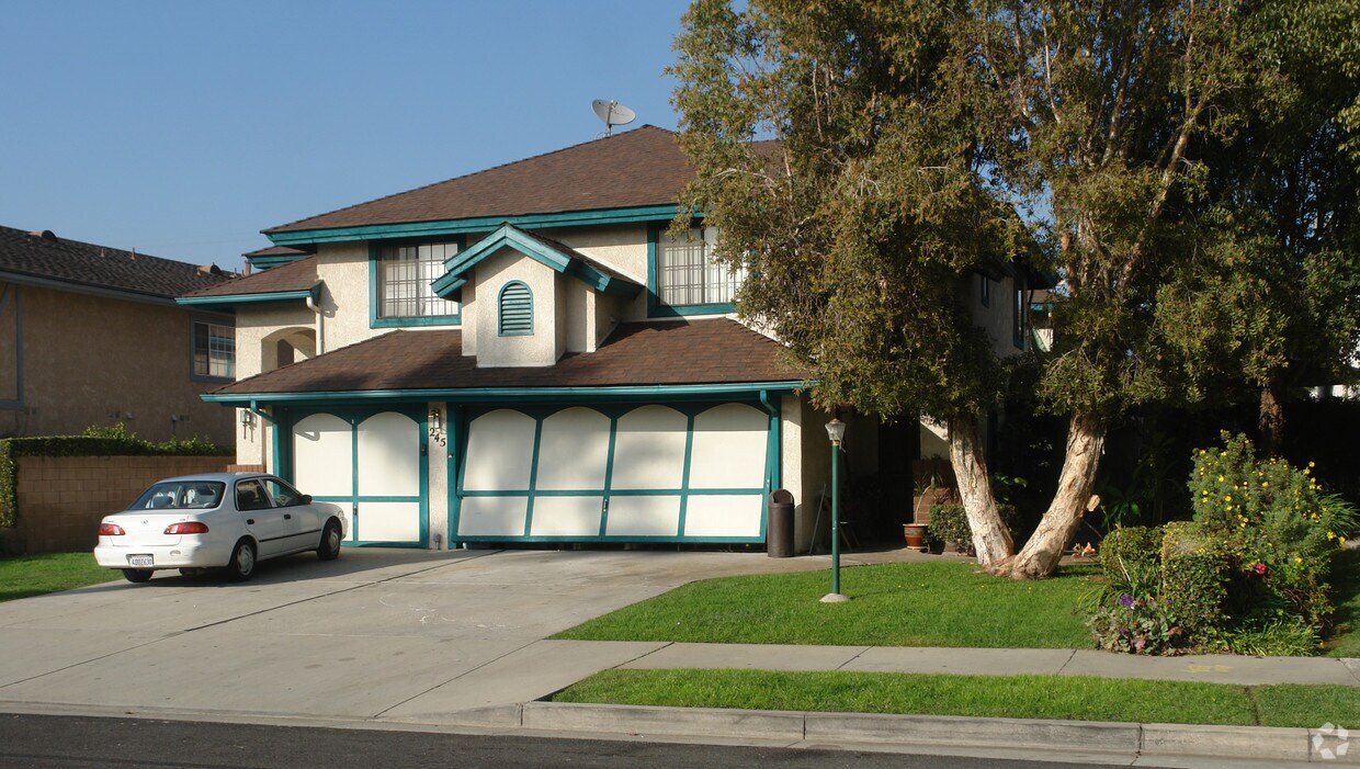 245 W Center St, Covina, CA 91723 Apartments in Covina, CA