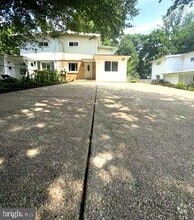 Building Photo - 10710 Maple St