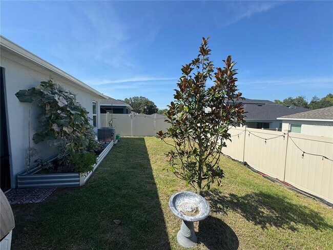 Building Photo - 922 Birch Dr