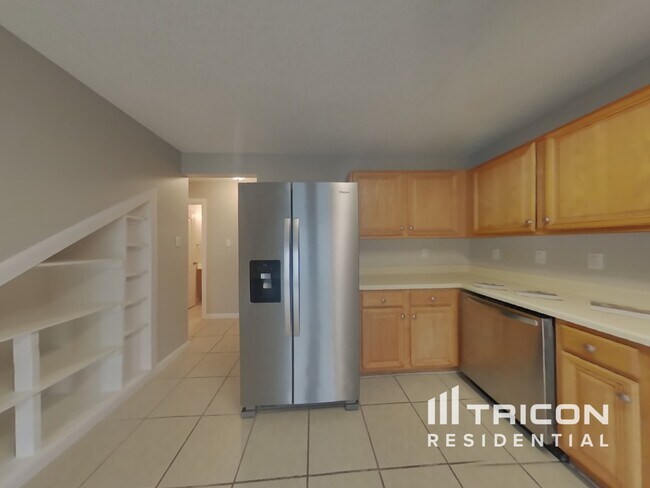 Building Photo - 5930 Encanto Point Dr