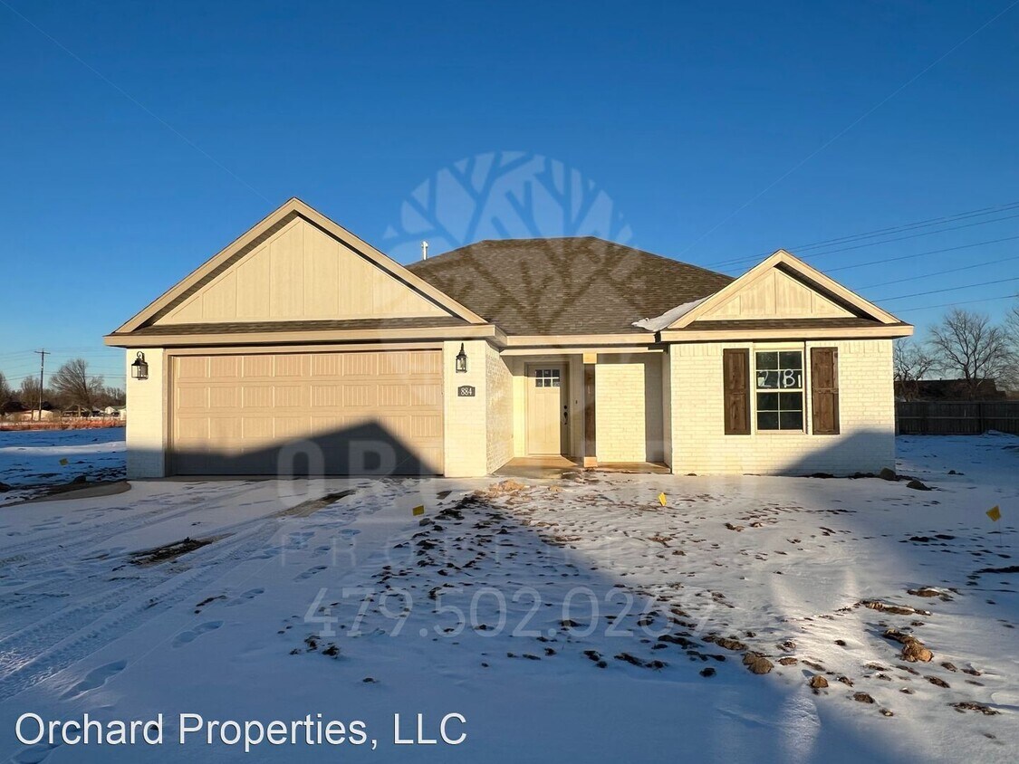 3 br, 2 bath House 884 Silver Birch St. House Rental in Springdale
