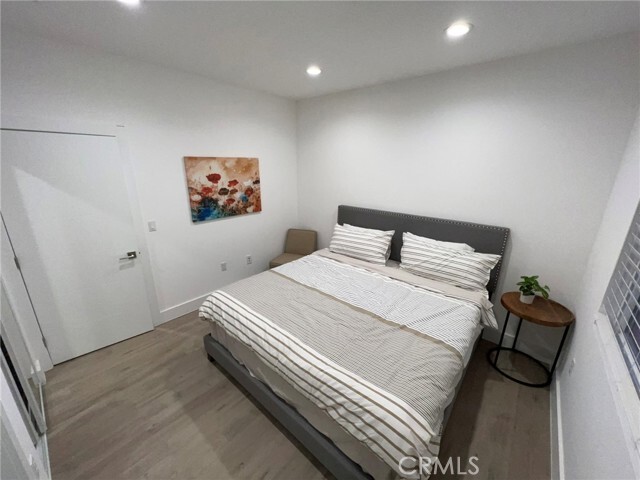 Foto del edificio - 22050 Hart St