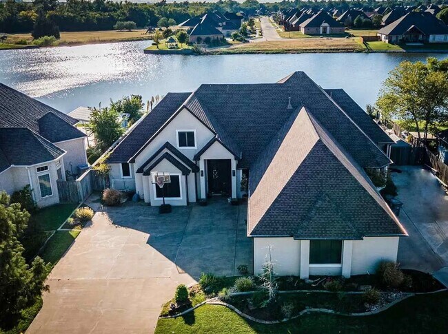 Foto del edificio - 7623 Wyatt Lake Drive