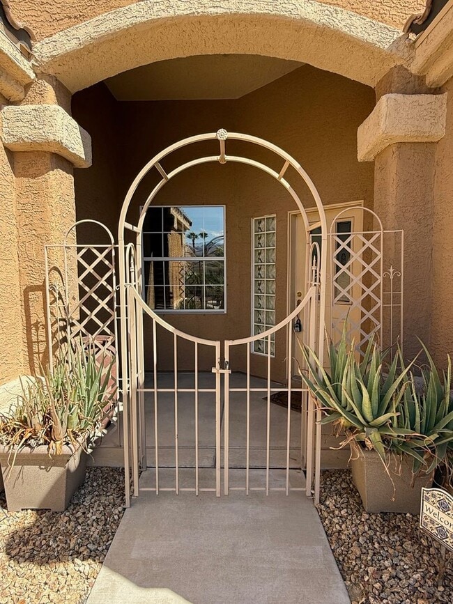 Building Photo - Gated Northshore Community Single Story Three Bedroom plus Den