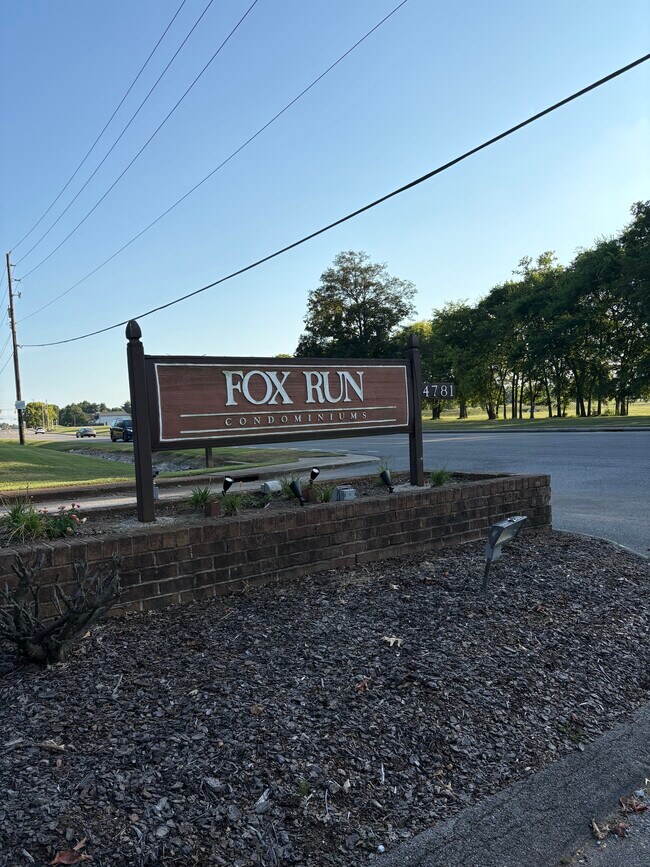 Foto del edificio - 212 Harpers Mill Rd