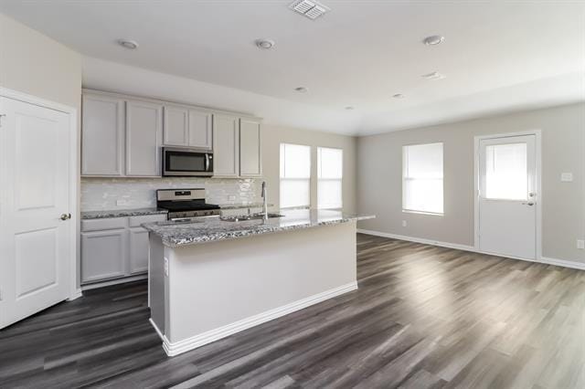 Building Photo - 2107 Silver Charm Ln