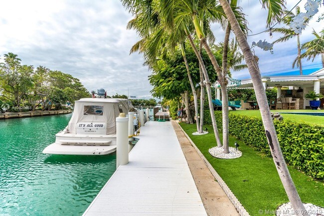 Foto del edificio - 230 Island Dr