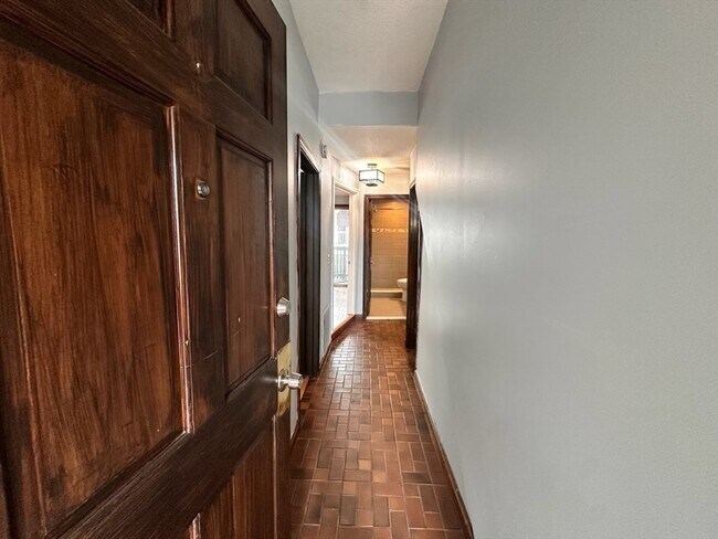Foto del edificio - 474 E 7th St