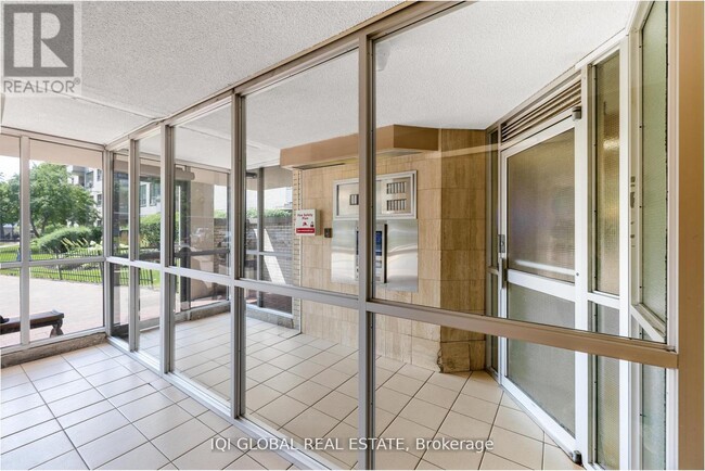 Building Photo - 390-1390 Dixon Rd