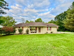 Building Photo - 480 Forest Hills Dr