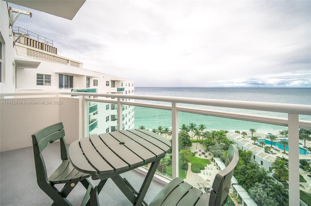 Foto principal - 3001 S Ocean Dr
