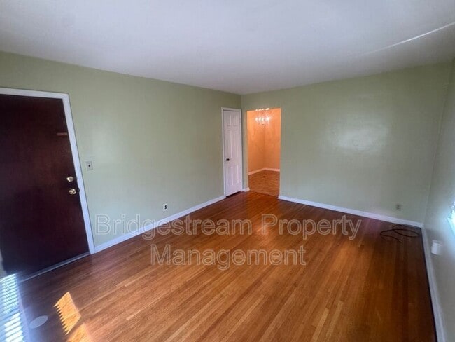 Building Photo - 1549 Old Ln Ave