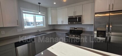 Building Photo - 6285-6285 Monterey Rd