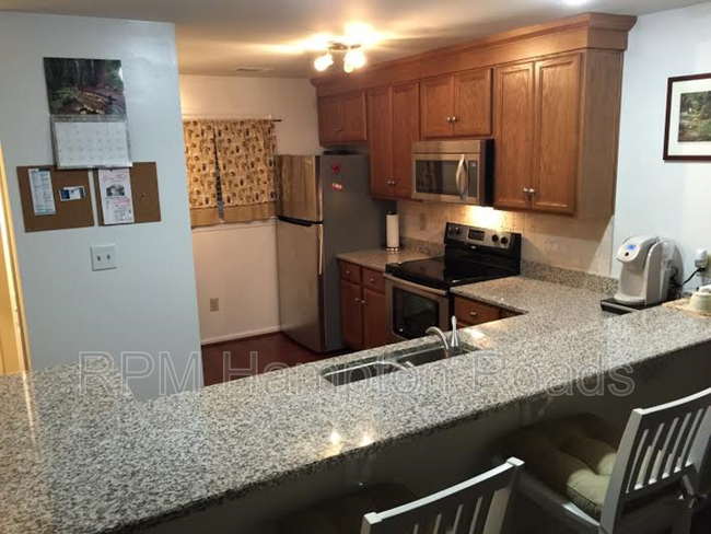 Building Photo - 102 Lantana Ln