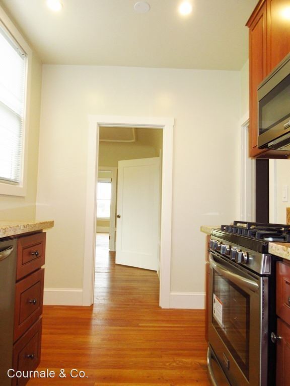 Building Photo - 1520 Greenwich St