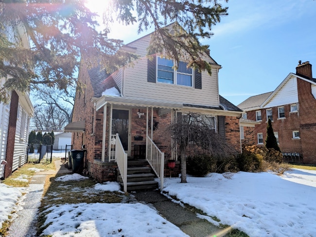 Building Photo - 1409 Catalpa Dr