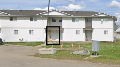 Building Photo - 8220 92 Ave
